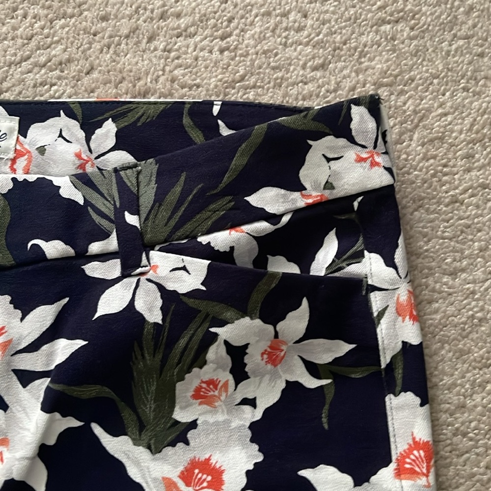Old Navy floral pixie slim leg white florals pant size 10 - Picture 5 of 8